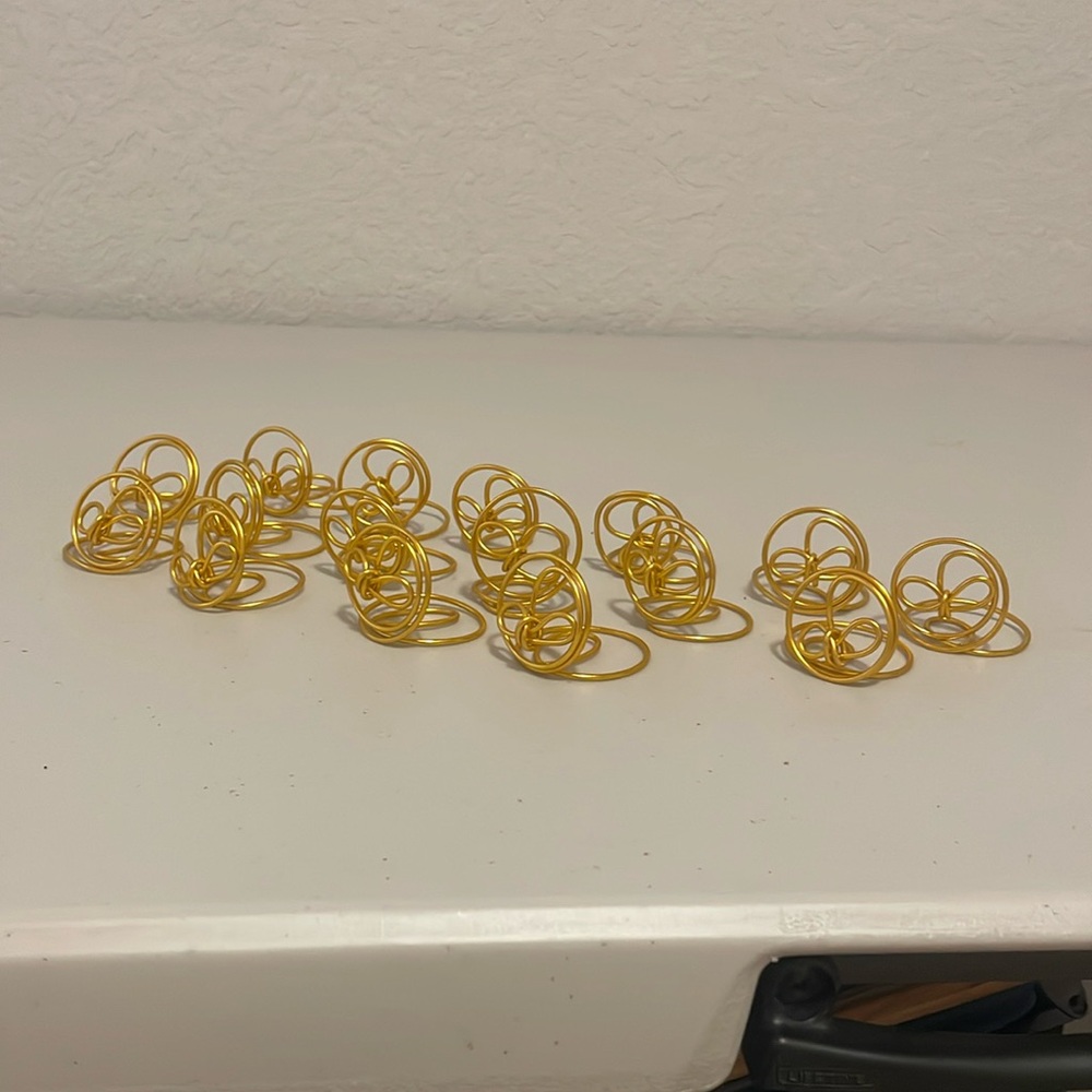 Infinity Wire Name Card Holder